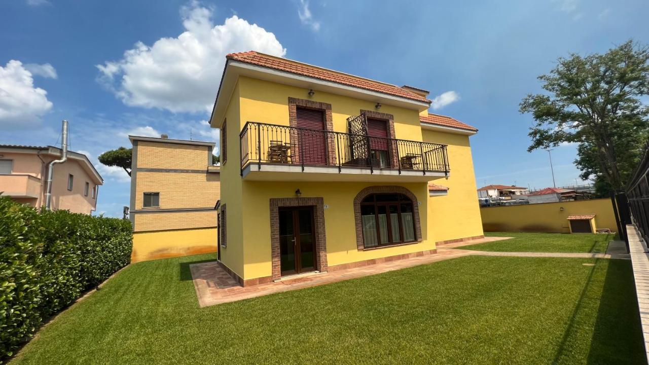 Guest House Le Vagabonde Φιουμιτσίνο Εξωτερικό φωτογραφία