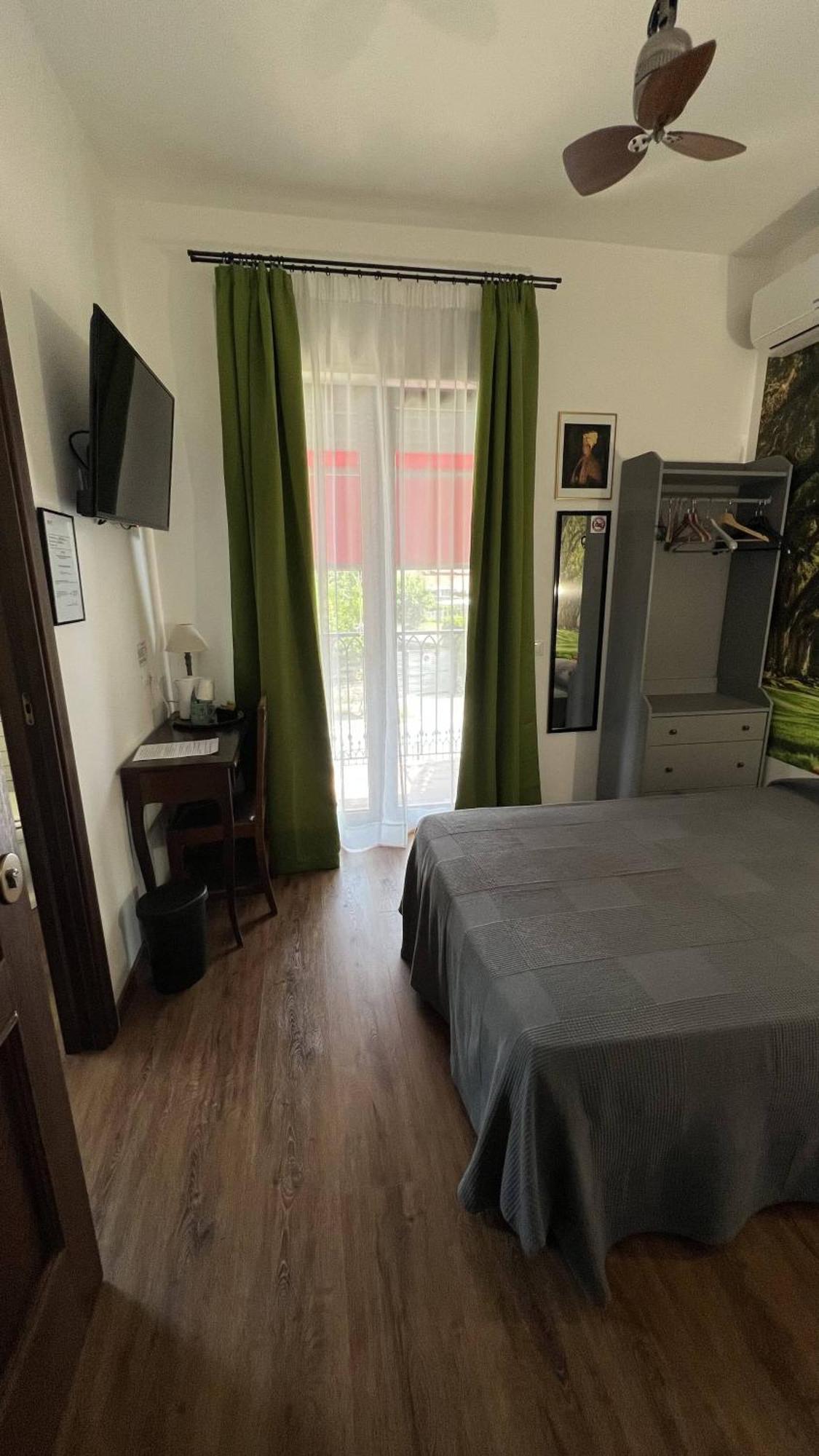 Guest House Le Vagabonde Φιουμιτσίνο Εξωτερικό φωτογραφία